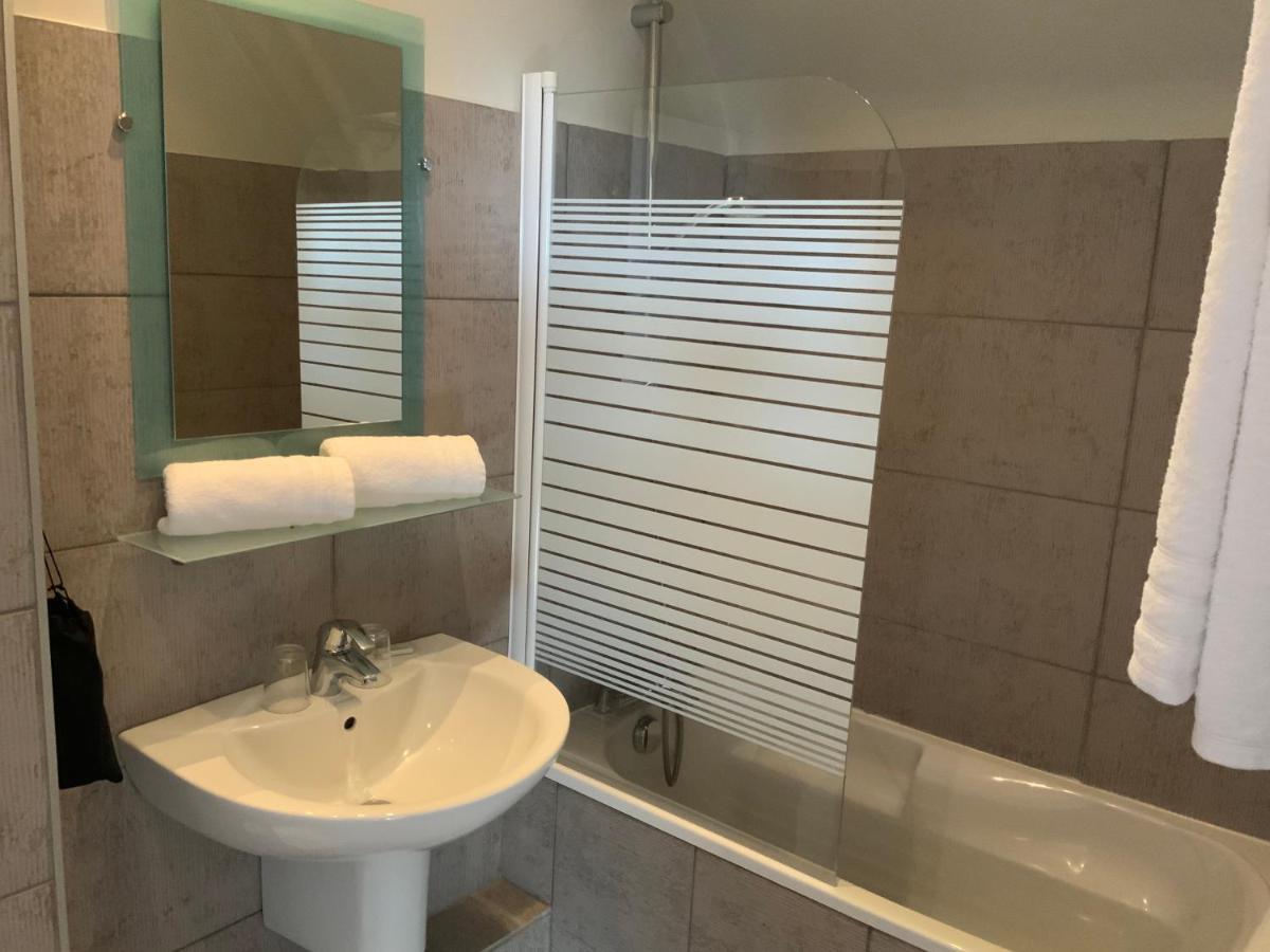 Les 3 Rois By Yy Hotel Villers-Bocage  Exterior foto
